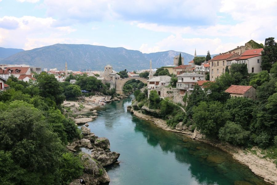 Discrimination of minorities by the Consitution of Bosnia and Herzegovina, unabling thier right in the participation of decisionmaking 